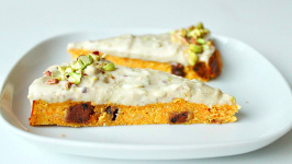 Sticky Carrot cake with Cookie dough and Pistachio protein cream